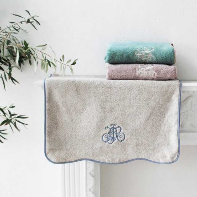 フランジュールの高級タオル「ロワール」。上質なコットンを使った美しいタオルです。